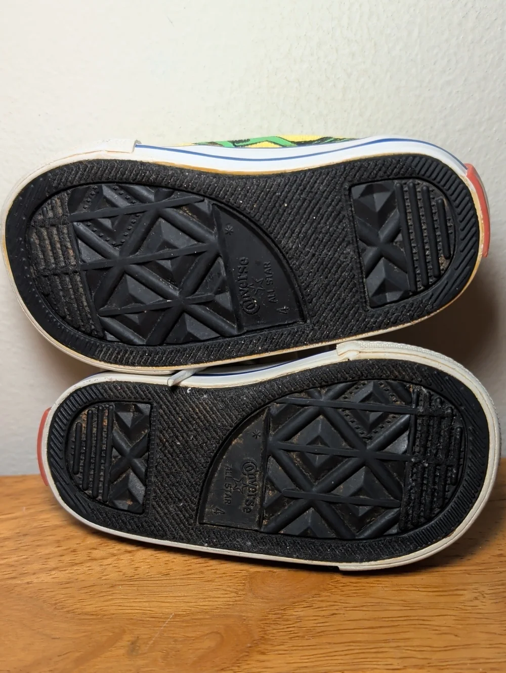Converse All Star Limited Edition Dr. Seuss Sneakers 1 Fish 2 Fish Toddler US 4